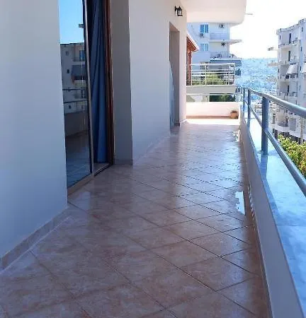 Thomas * Sarandë