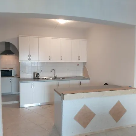 Thomas Apartment *
